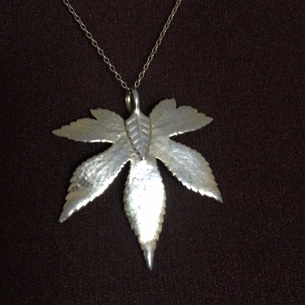 Maple Leaf Pendent Gold Plated - image 4